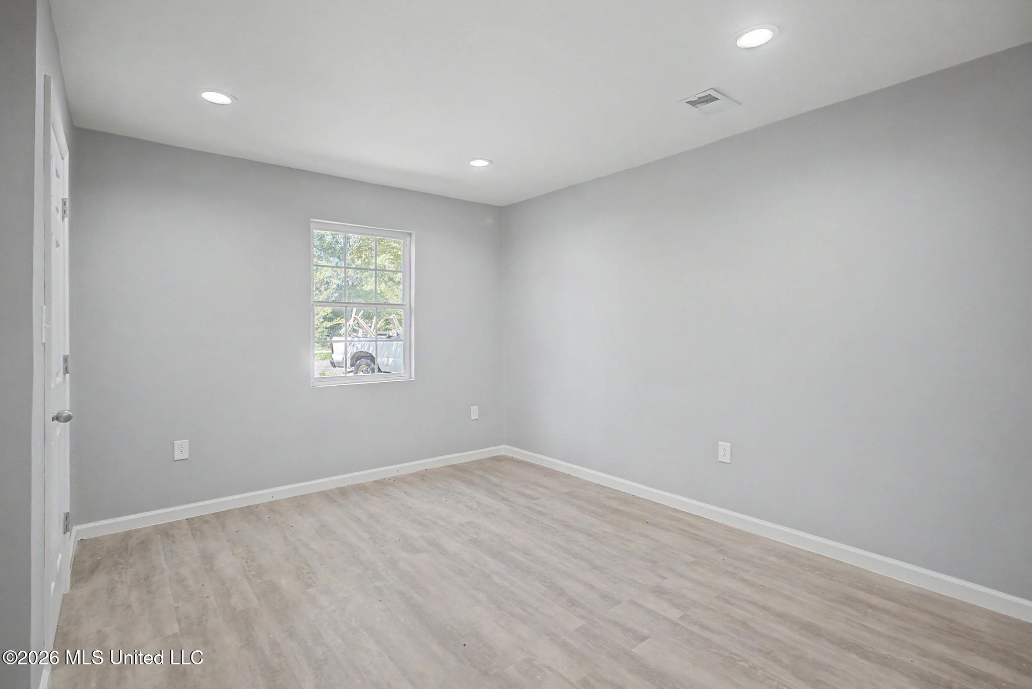 9424 Daisy Vestry Road, Unit 4 Biloxi, MS 39532 - Photo 8 of 16 Unit 4 (5)
