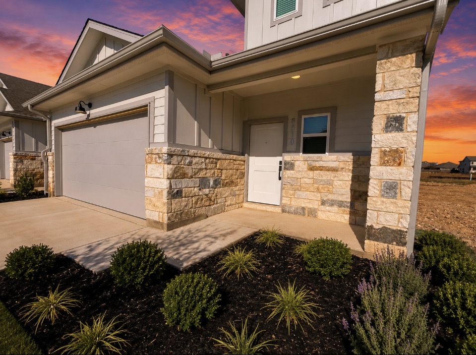 8534 Wellspring Loop Round Rock, TX 78665 - Photo 3 of 32