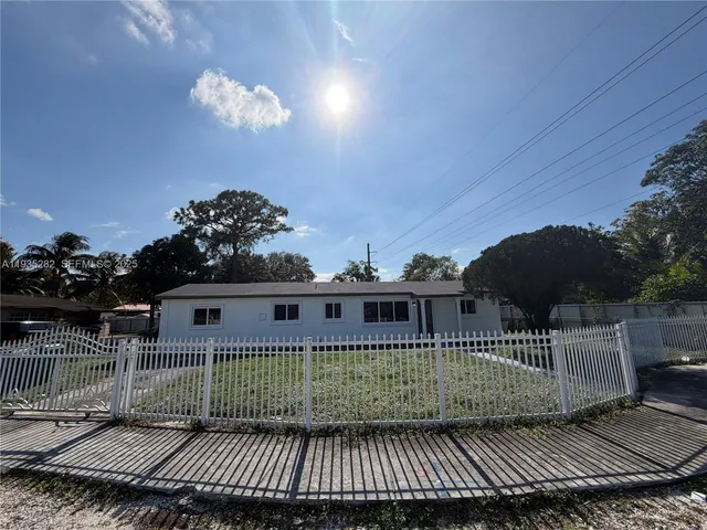 $3,550 | 3860 Northwest 208th Street, Miami Gardens, FL 33055