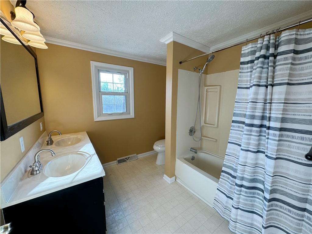 492 North Liberty Road Grove City, PA 16127 - Photo 17 of 19 Gallery Image 17