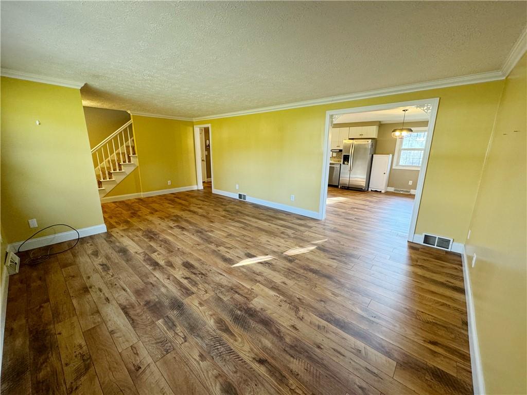 492 North Liberty Road Grove City, PA 16127 - Photo 5 of 19 Gallery Image 5