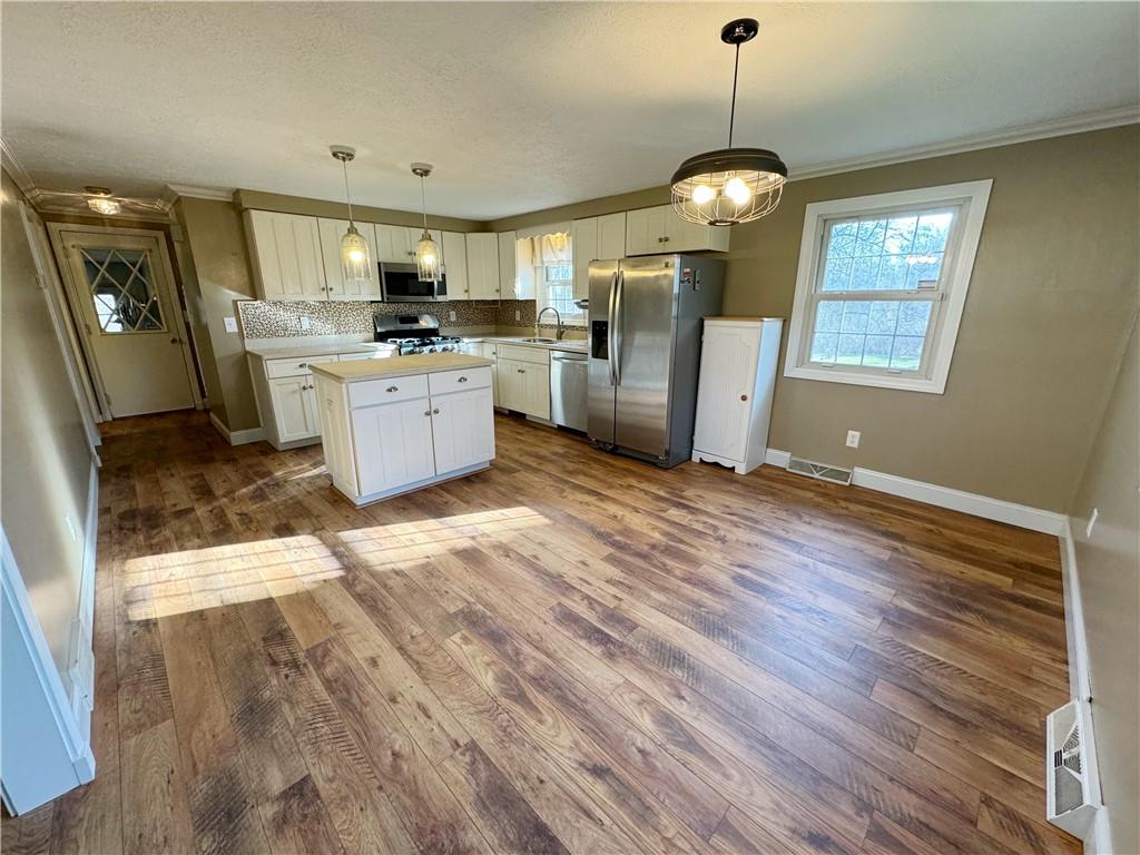 492 North Liberty Road Grove City, PA 16127 - Photo 6 of 19 Gallery Image 6