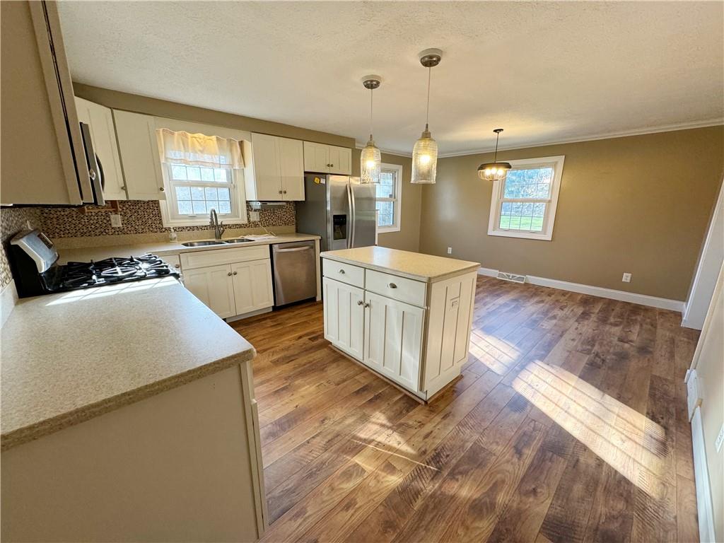 492 North Liberty Road Grove City, PA 16127 - Photo 8 of 19 Gallery Image 8
