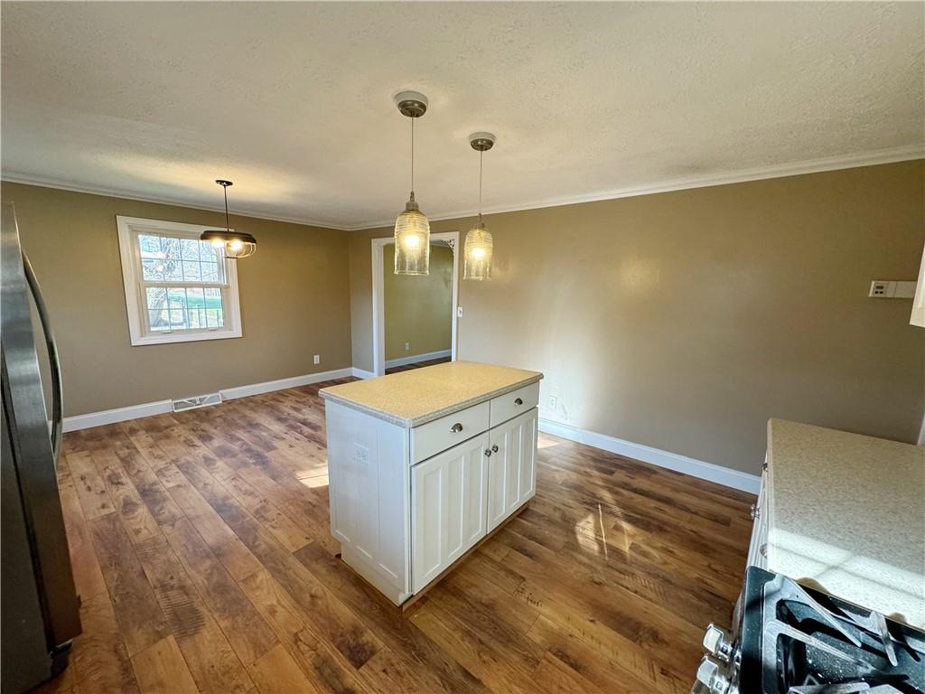 492 North Liberty Road Grove City, PA 16127 - Photo 9 of 19 Gallery Image 9