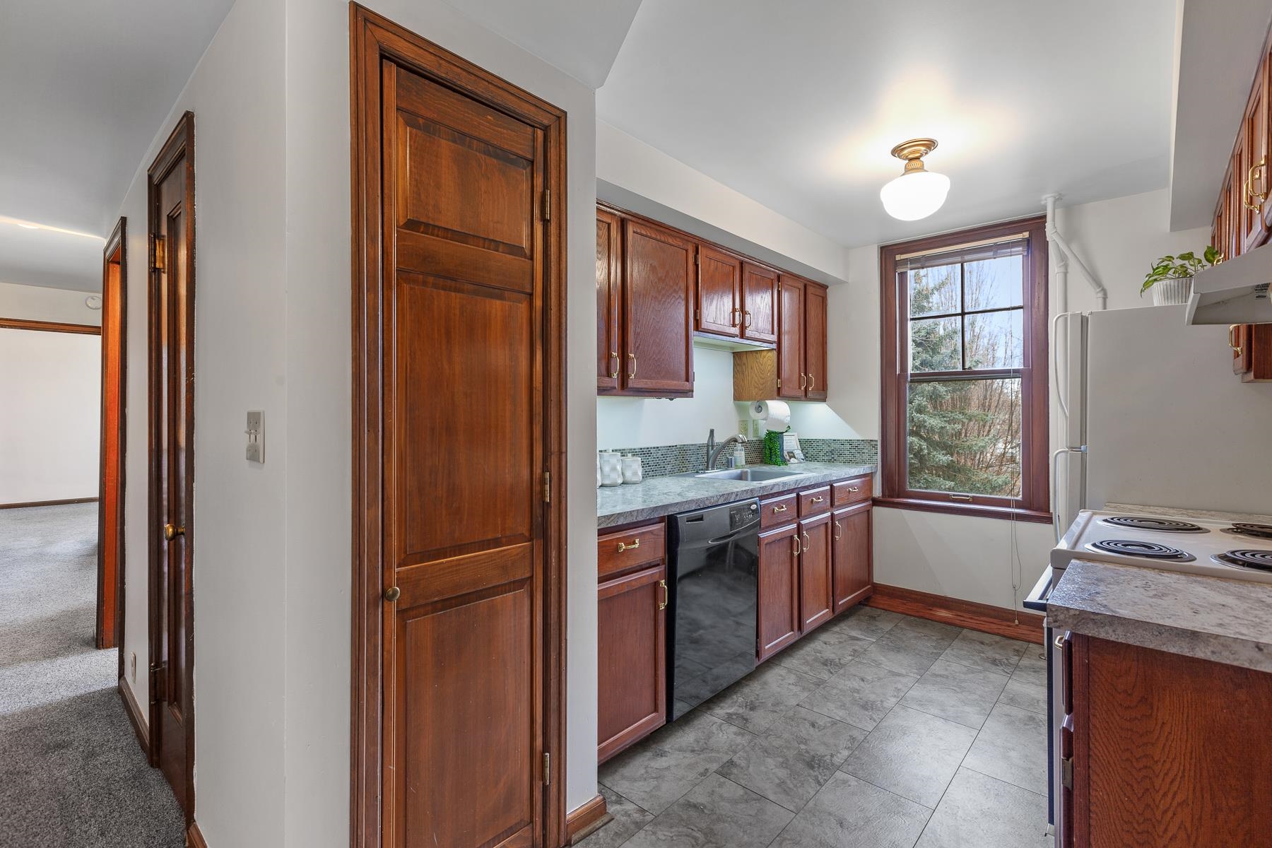 852 North Summit Boulevard, Unit 402 Spokane, WA 99201 - Photo 6 of 16