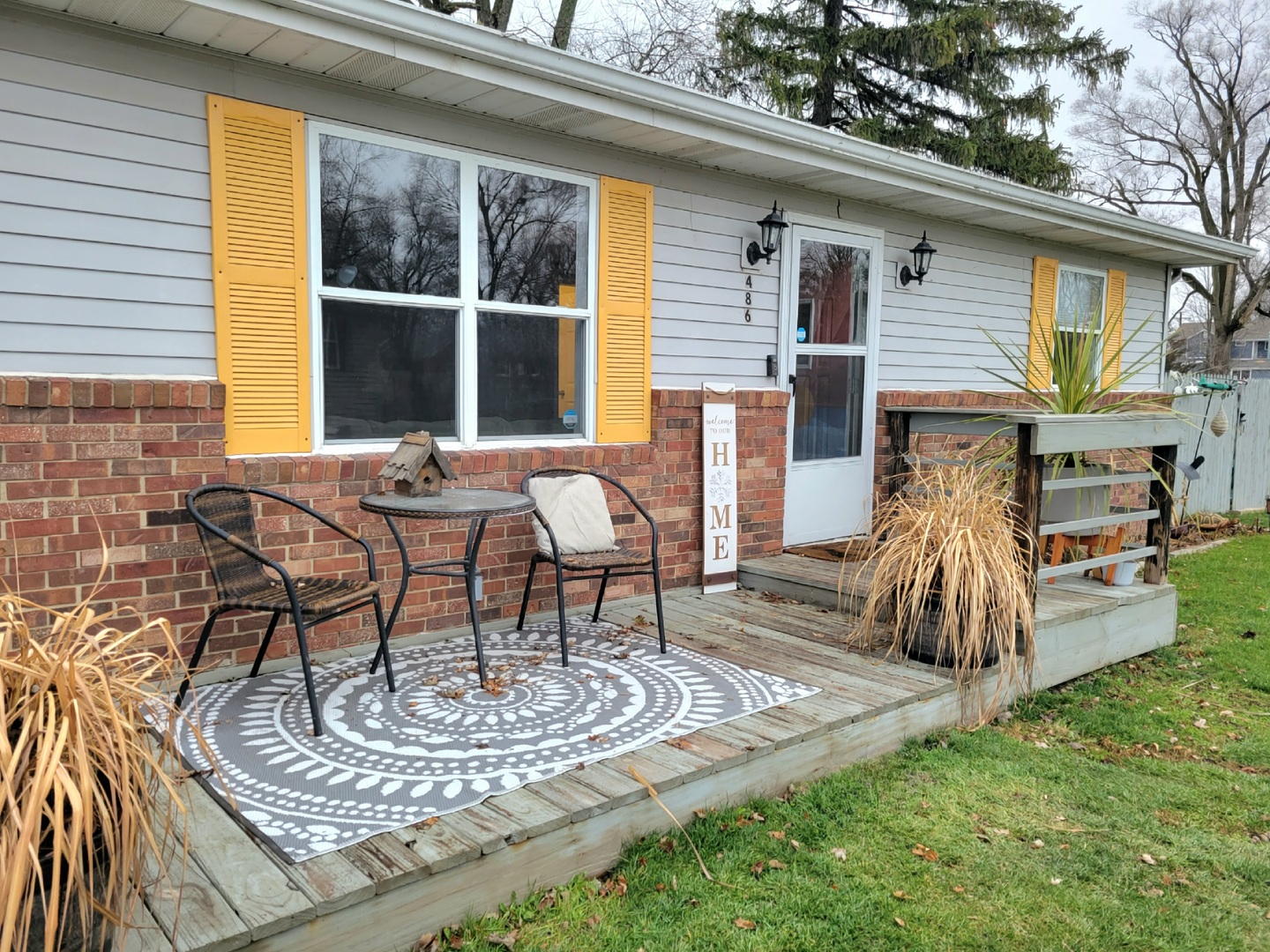 486 West Washington Street St. Anne, IL 60964 - Photo 3 of 14 a view of a house with patio