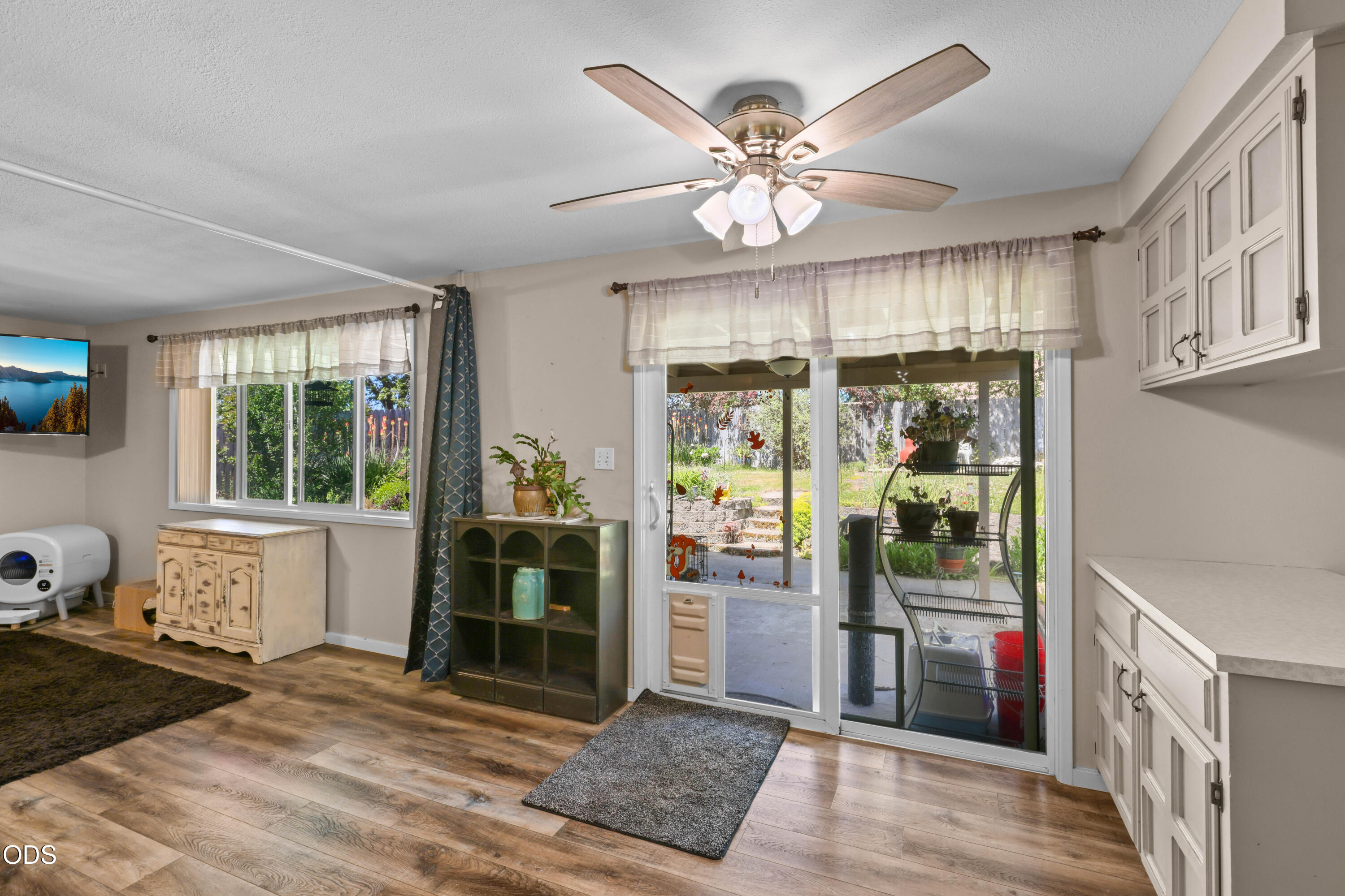619 Kings Court Central Point, OR 97502 - Photo 5 of 28