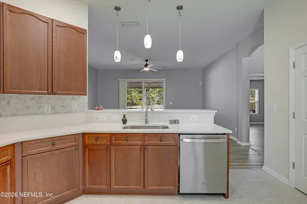 $2,400 | 695 Sid Drive, Jacksonville, FL 32218