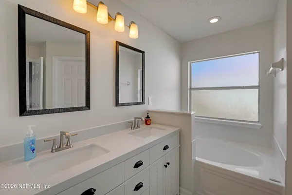 $2,400 | 695 Sid Drive, Jacksonville, FL 32218