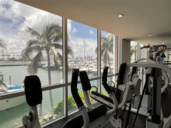 $1,550,000 | 90 Alton Road, Unit 2110, Miami Beach, FL 33139