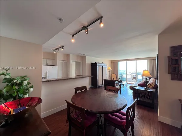 $1,550,000 | 90 Alton Road, Unit 2110, Miami Beach, FL 33139