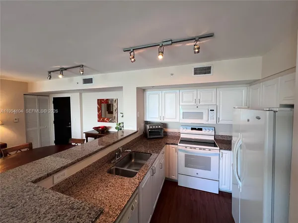 $1,550,000 | 90 Alton Road, Unit 2110, Miami Beach, FL 33139