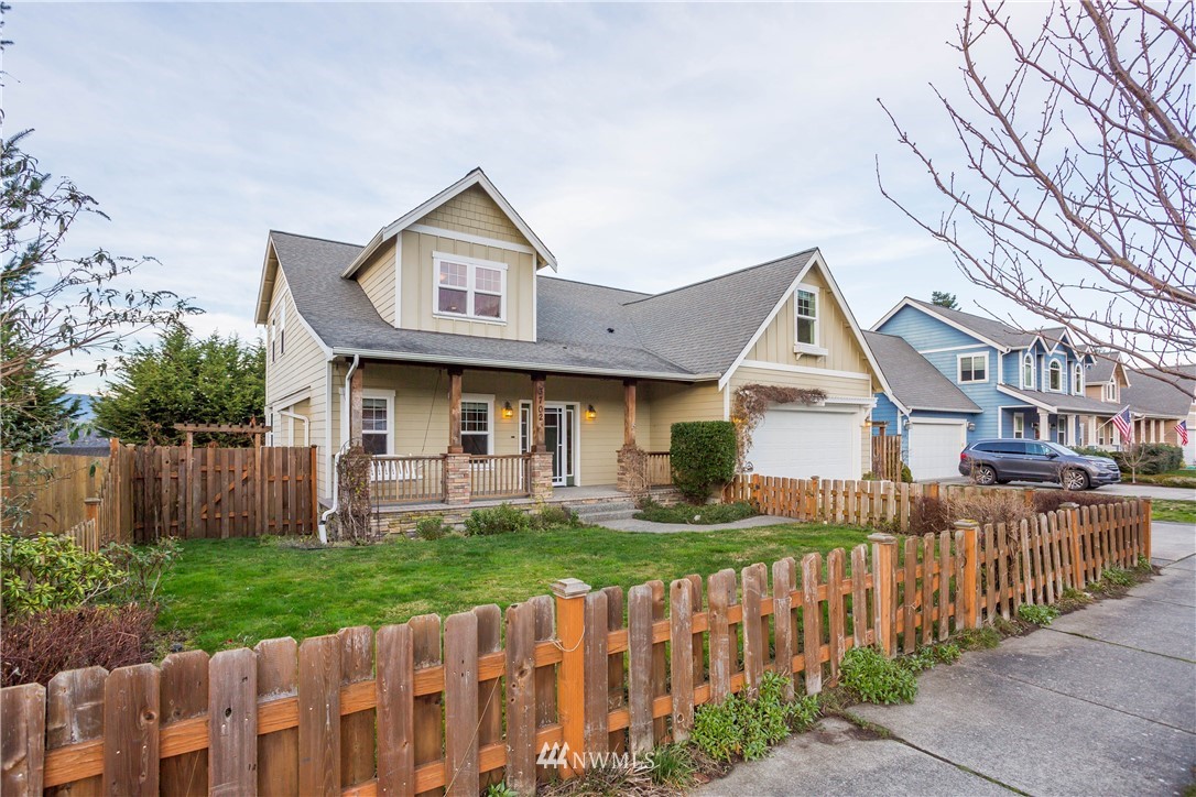 3702 West 7th Street Anacortes, WA 98221 - Photo 2 of 23