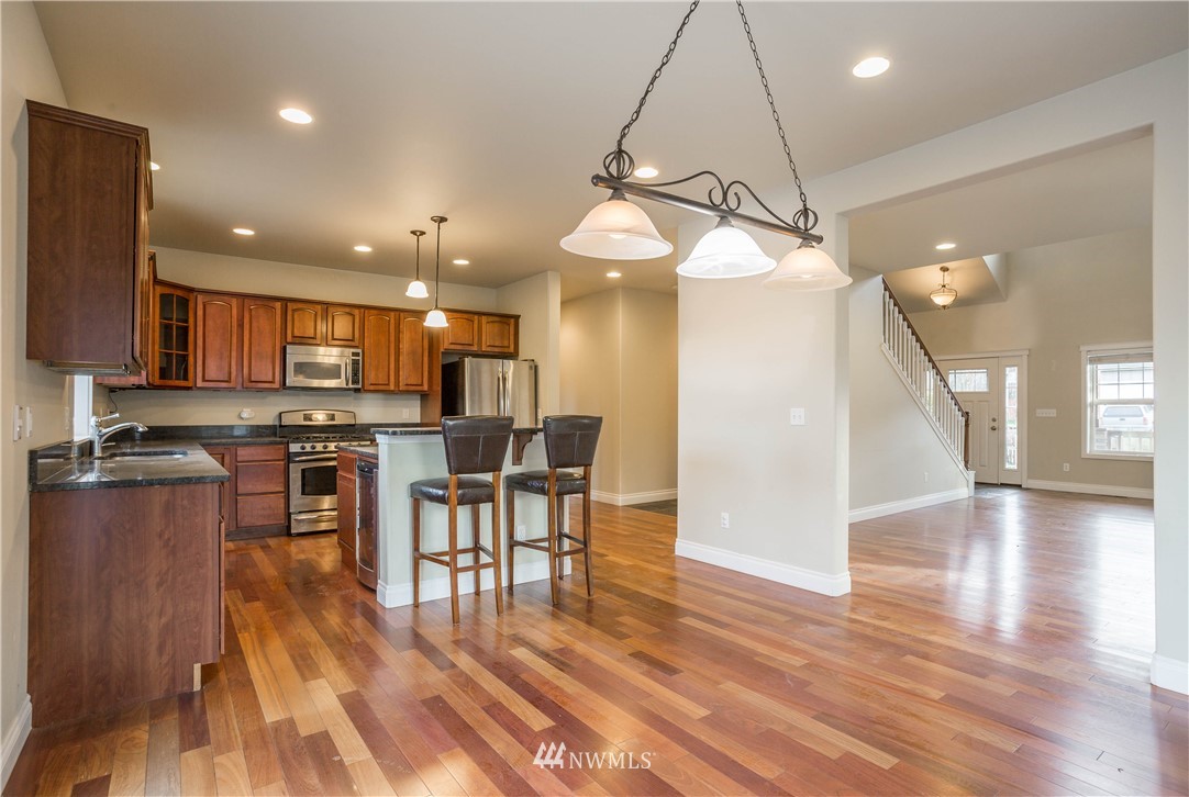 3702 West 7th Street Anacortes, WA 98221 - Photo 11 of 23