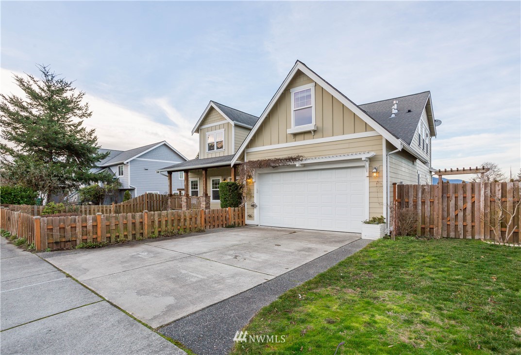 3702 West 7th Street Anacortes, WA 98221 - Photo 3 of 23