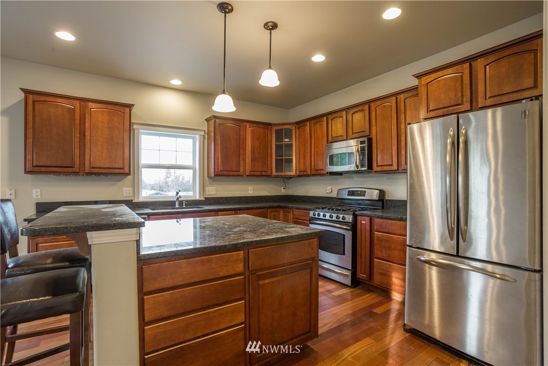 3702 West 7th Street Anacortes, WA 98221 - Photo 7 of 23