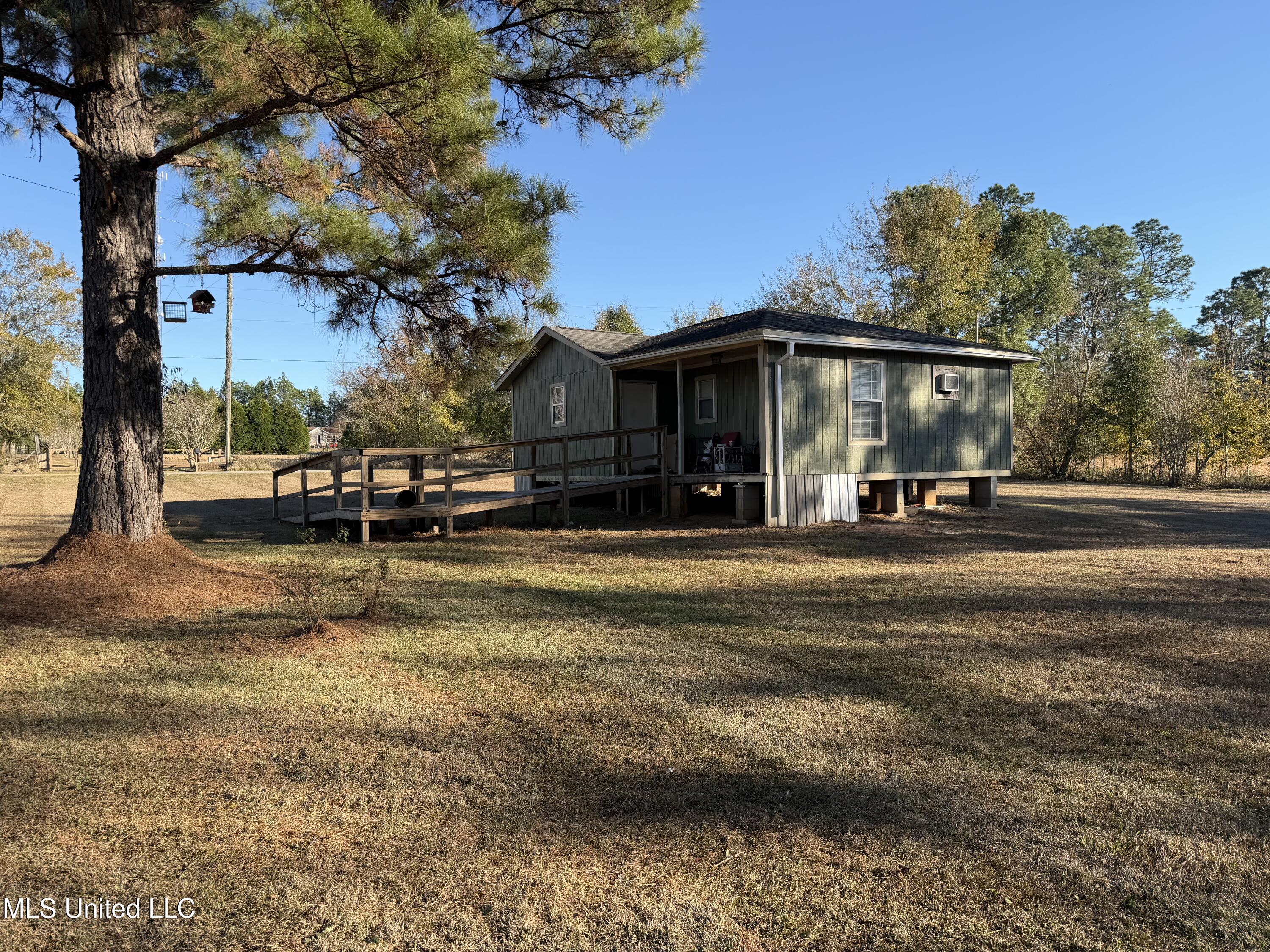130 Jones Road Lucedale, MS 39452 - Photo 4 of 25 IMG_6367