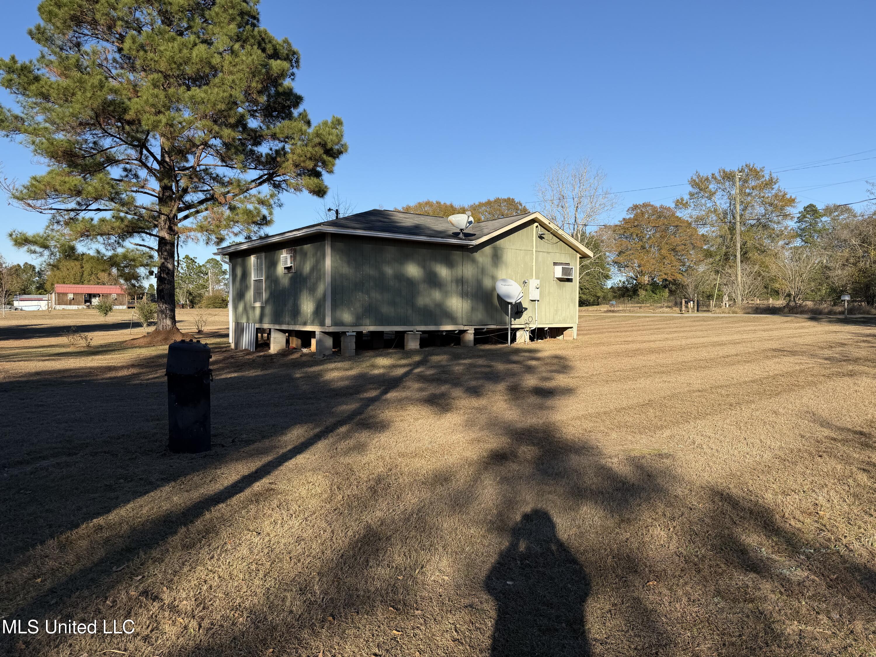 130 Jones Road Lucedale, MS 39452 - Photo 6 of 25 IMG_6370