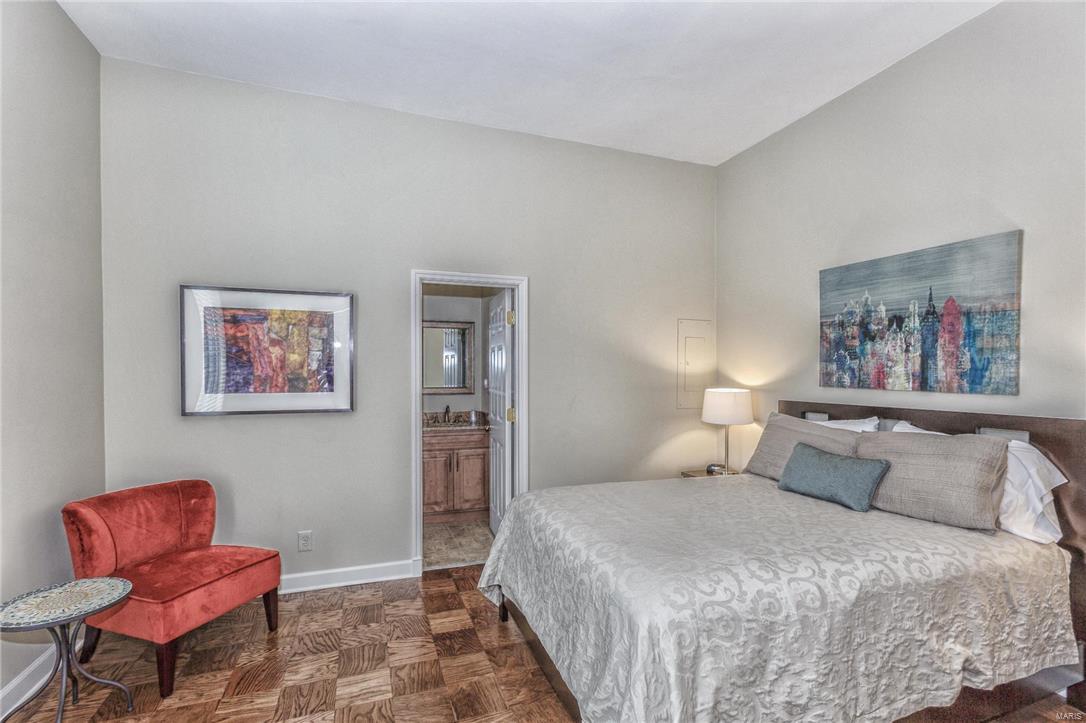 710 South Hanley Road, Unit 16D Clayton, MO 63105 - Photo 27 of 41 Gallery Image 27