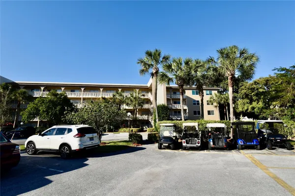 $2,000 | 4301 Martinique Circle, Unit K1, Coconut Creek, FL 33066