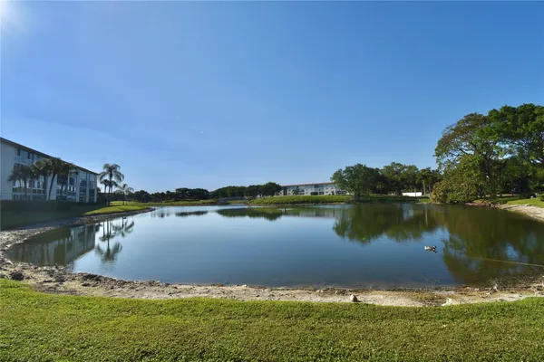 $2,000 | 4301 Martinique Circle, Unit K1, Coconut Creek, FL 33066
