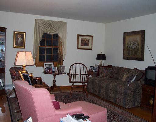 34 Rotherdale Road Brewer, ME 04412 - Photo 9 of 18 Living Room.
