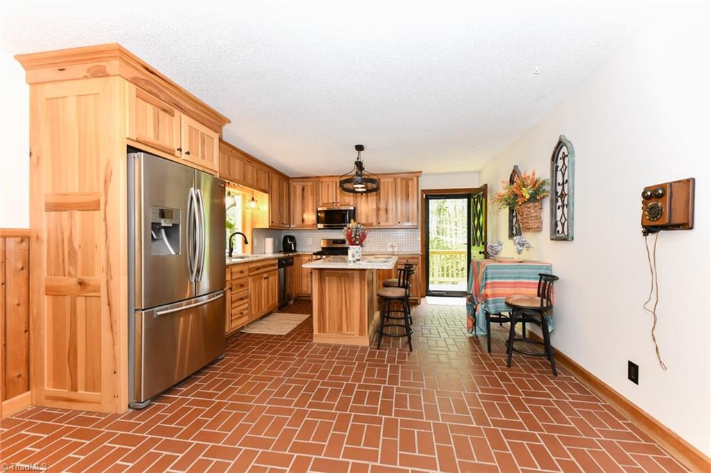 8202 Dennis Road Walnut Cove, NC 27052 - Photo 13 of 35 Kitchen