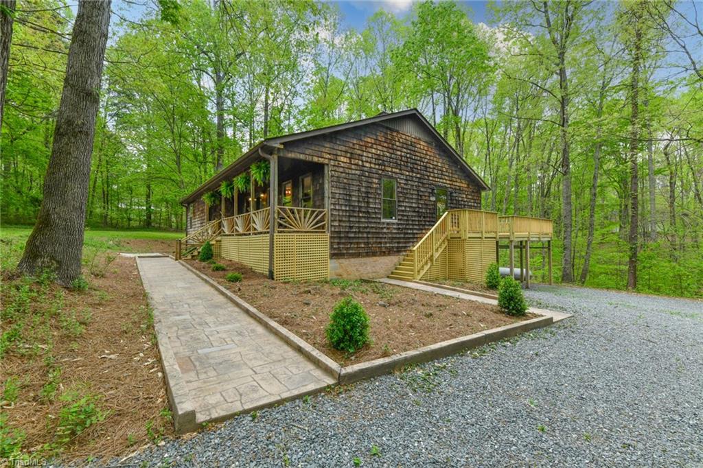 8202 Dennis Road Walnut Cove, NC 27052 - Photo 4 of 35 Gallery Image 4
