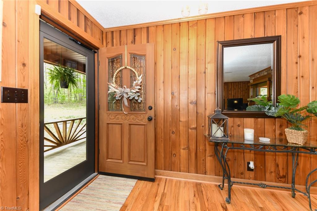 8202 Dennis Road Walnut Cove, NC 27052 - Photo 5 of 35 Entry