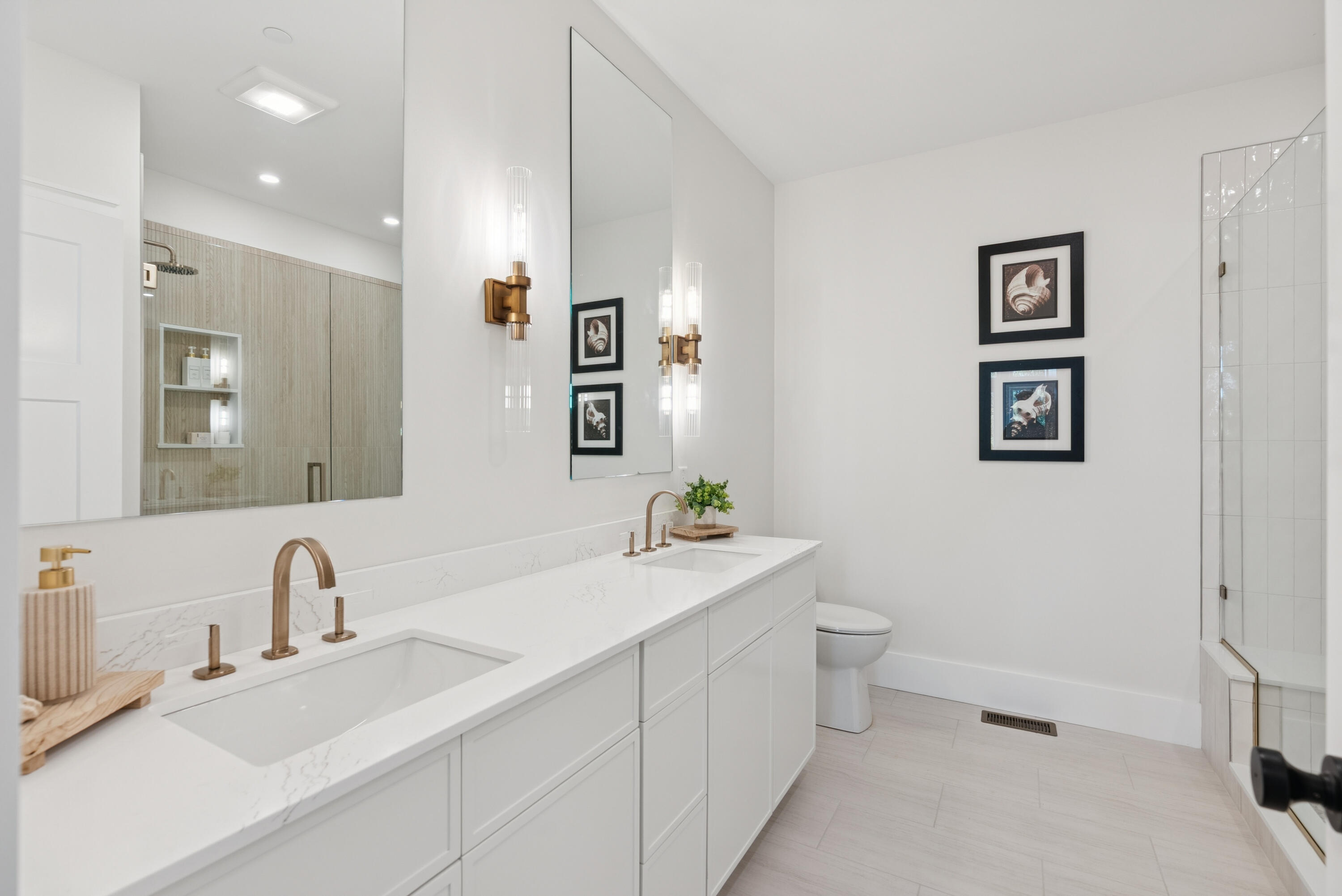 15 Isle Avenue, Unit 102 Saco, ME 04072 - Photo 35 of 68 Primary Bathroom