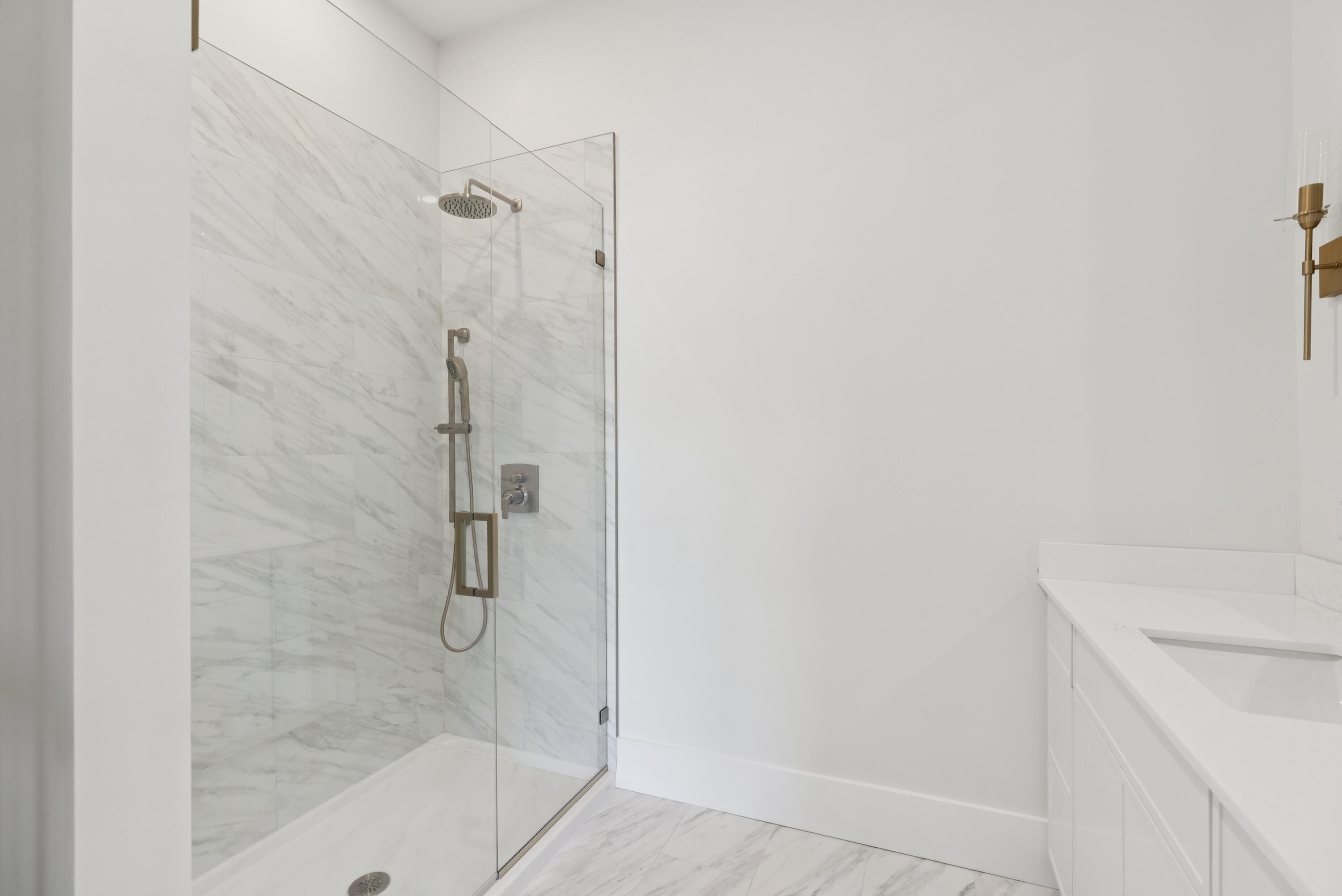 15 Isle Avenue, Unit 102 Saco, ME 04072 - Photo 41 of 68 En suite shower