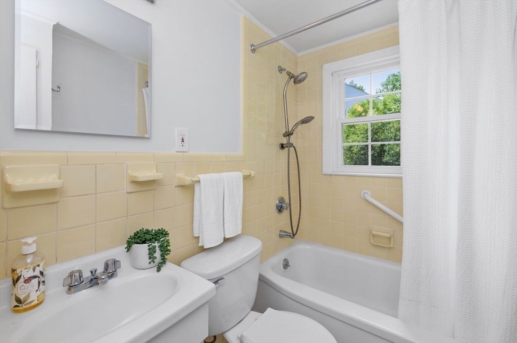 6 Truman Road Newton, MA 02459 - Photo 10 of 22