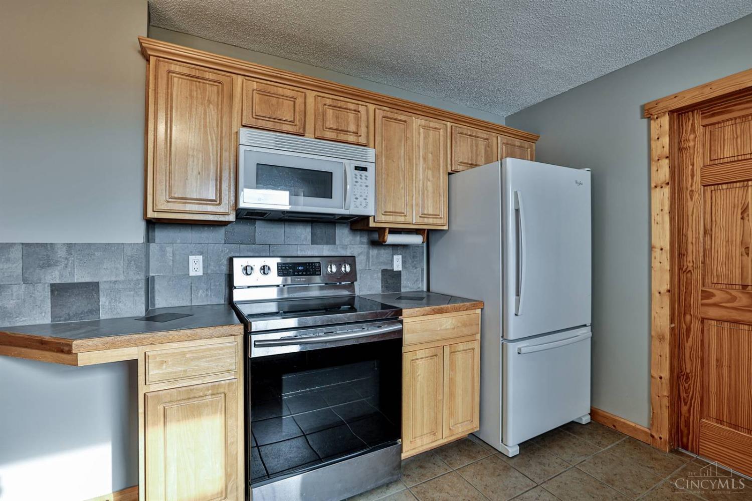 4837 Princeton Road Hamilton, OH 45011 - Photo 9 of 29 Gallery Image 9