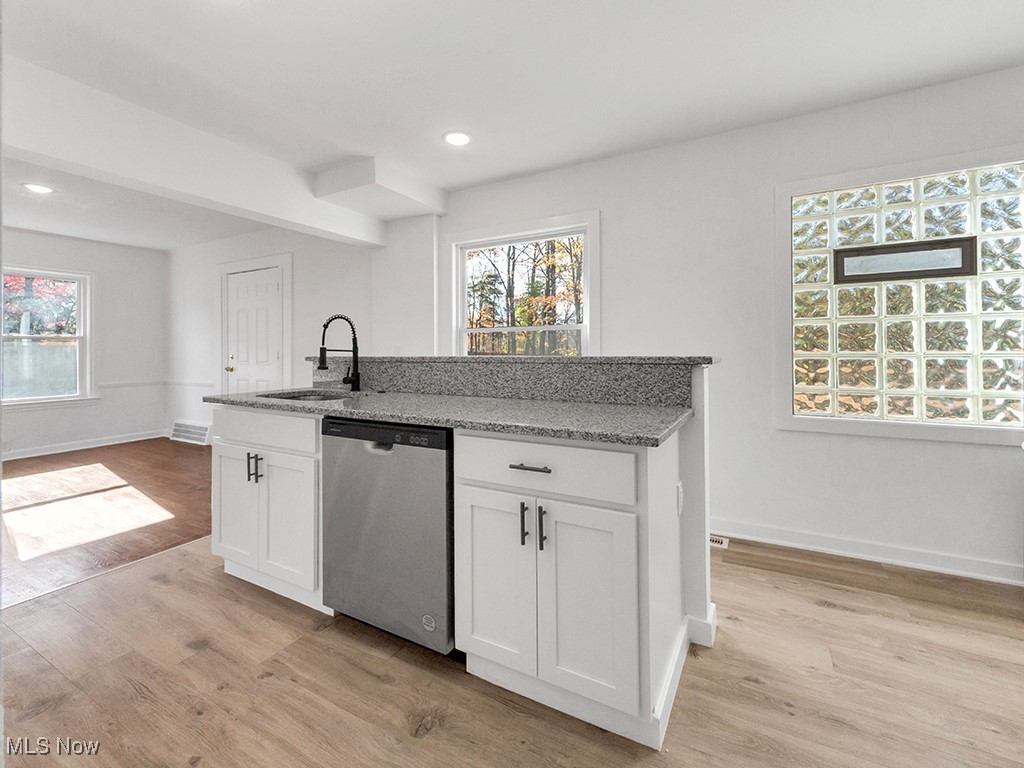1494 Crest Road Cleveland Heights, OH 44121 - Photo 8 of 25 Gallery Image 8