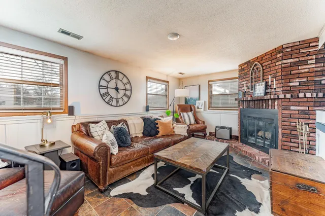 $210,000 | 413 North Madison Avenue, Sedgwick, KS 67135