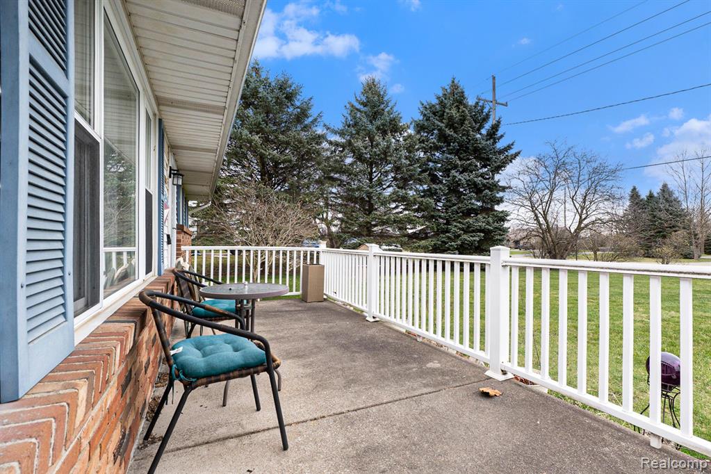 1592 Baldwin Road Lapeer, MI 48446 - Photo 4 of 25