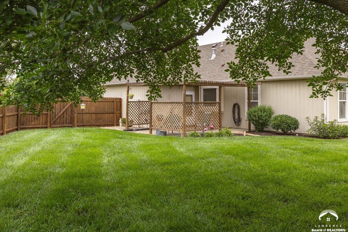 5249 Carson Place Lawrence, KS 66049 - Photo 10 of 25