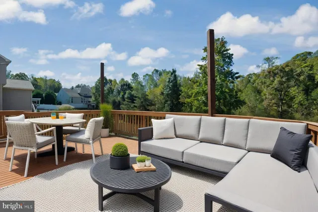 $648,700 | 2857 Myrtlewood Drive, Dumfries, VA 22026