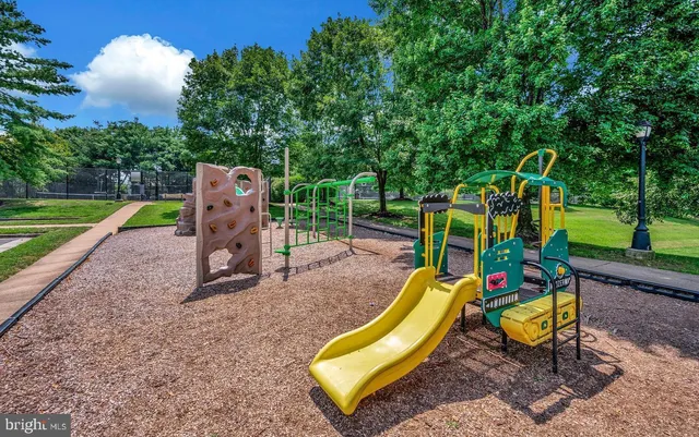 $648,700 | 2857 Myrtlewood Drive, Dumfries, VA 22026