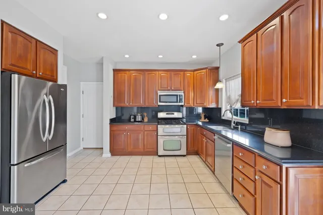 $648,700 | 2857 Myrtlewood Drive, Dumfries, VA 22026