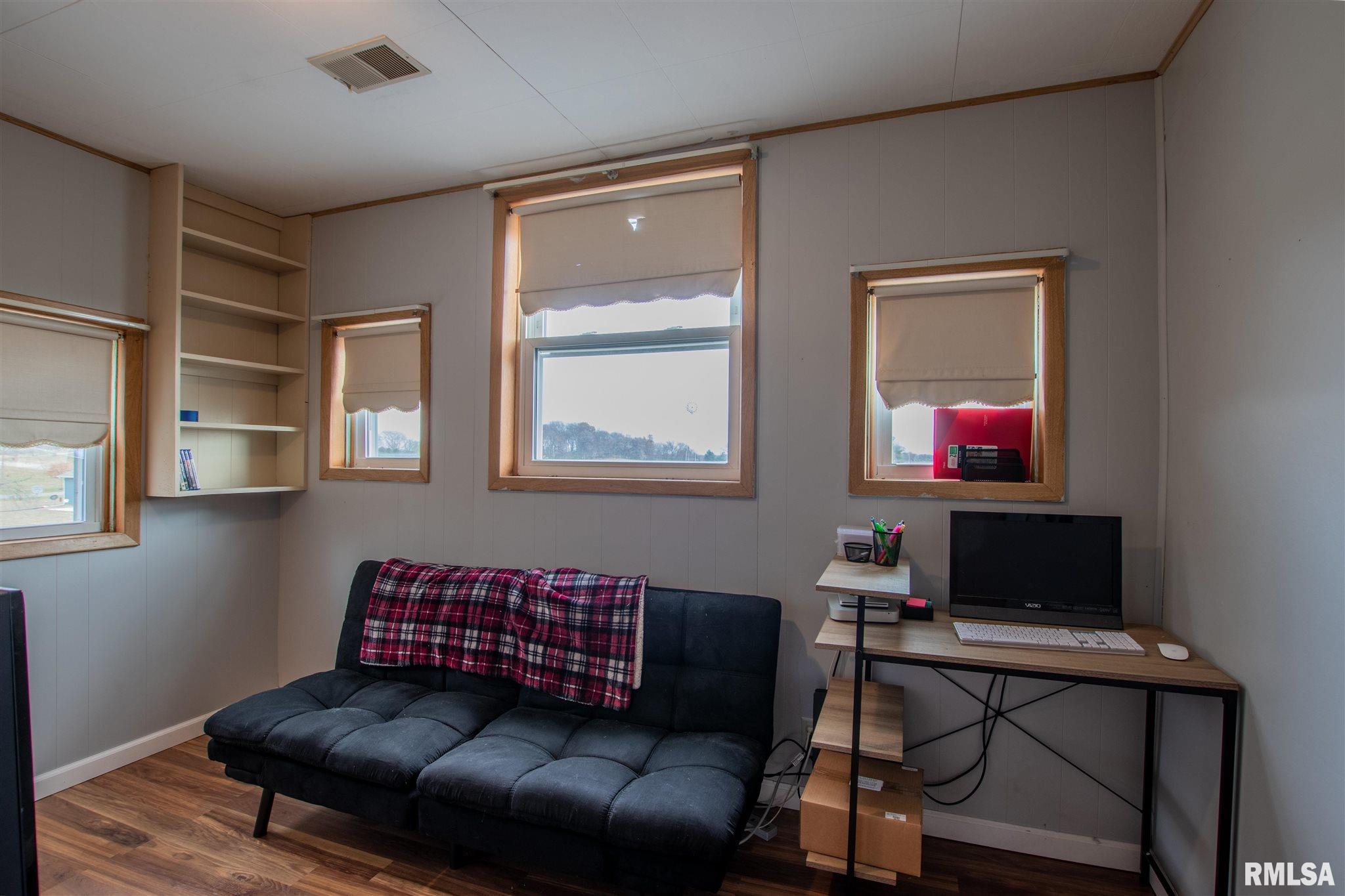 607 East High Street Manito, IL 61546 - Photo 20 of 34