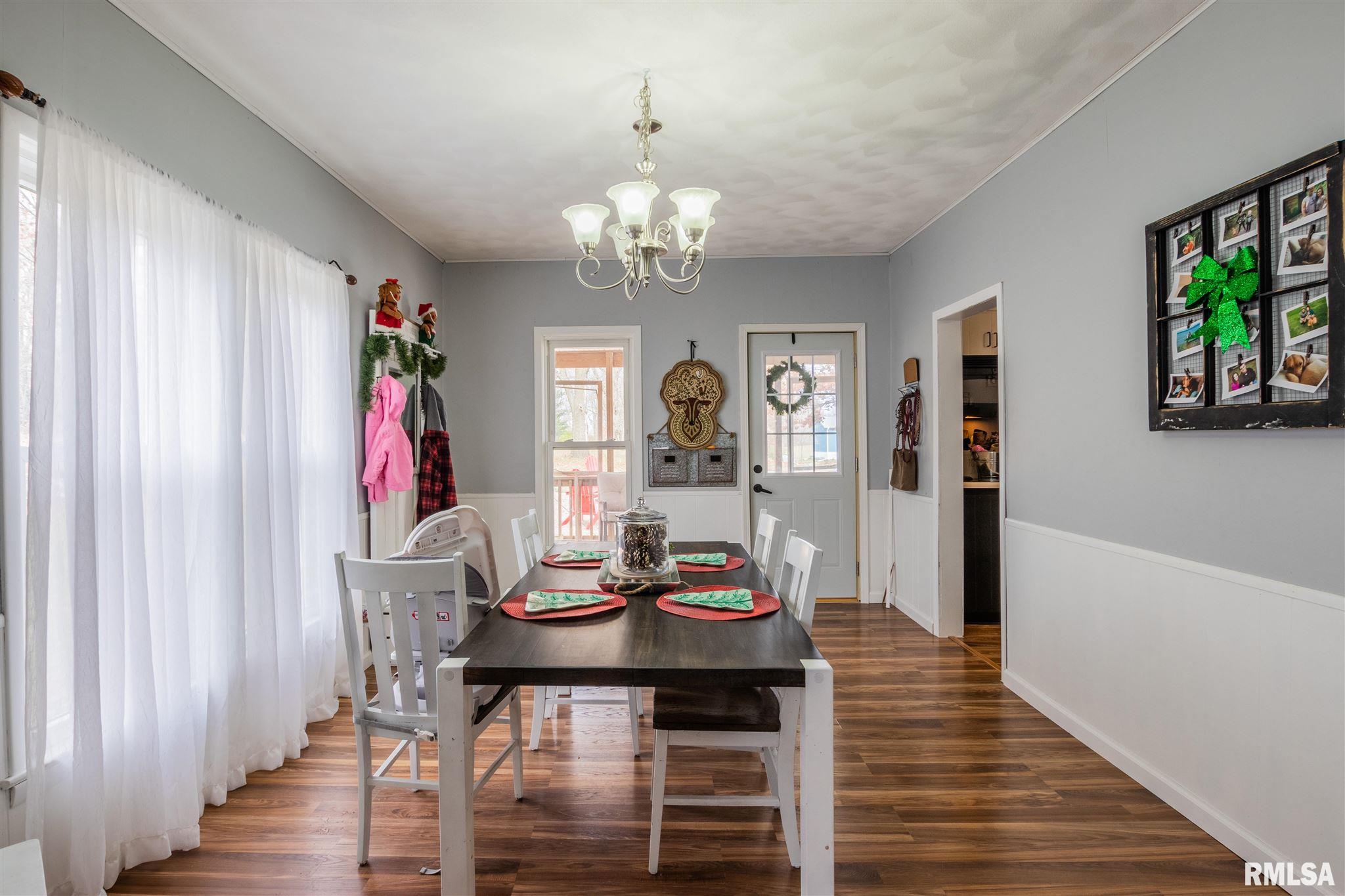 607 East High Street Manito, IL 61546 - Photo 3 of 34