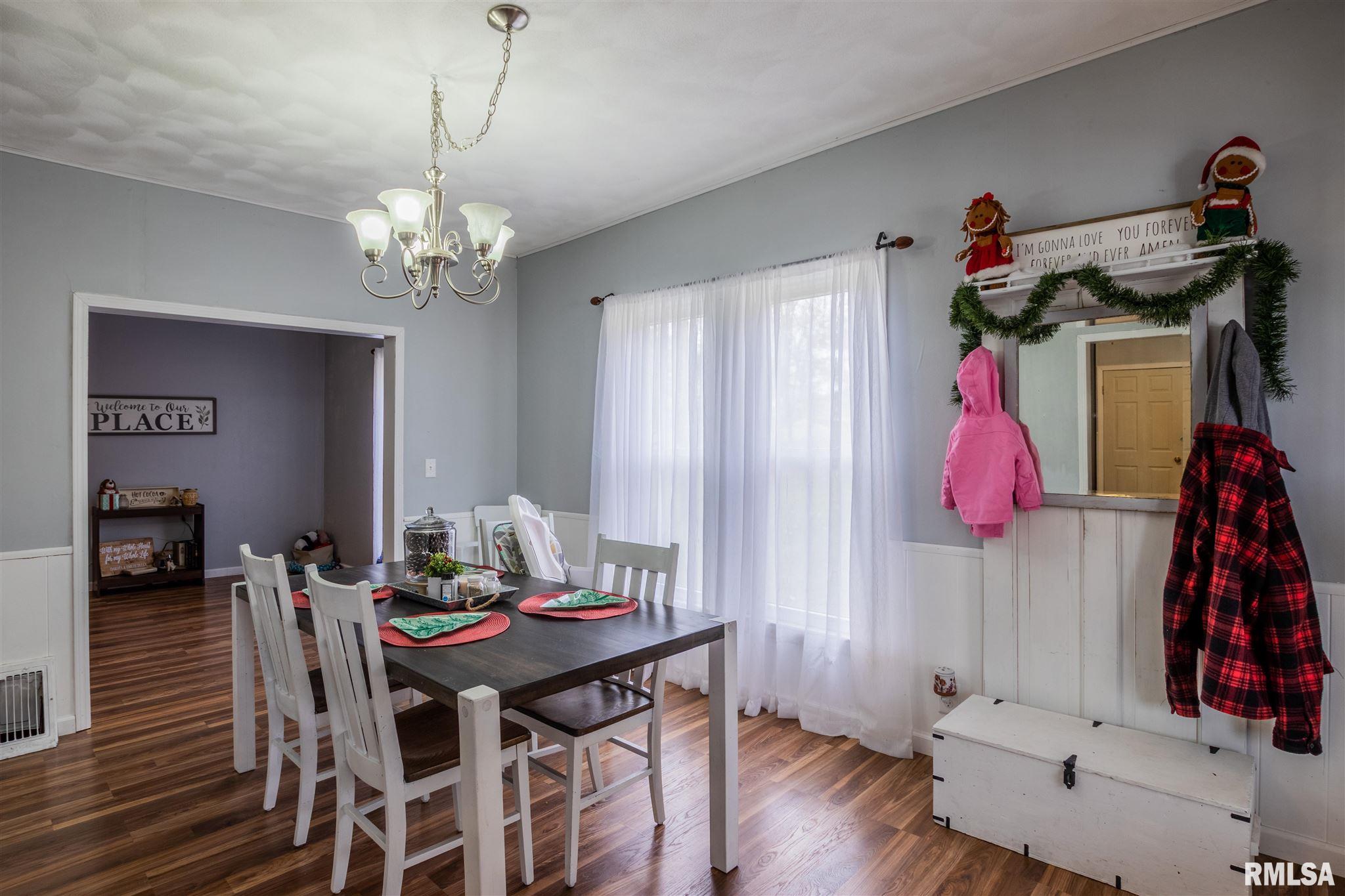 607 East High Street Manito, IL 61546 - Photo 4 of 34