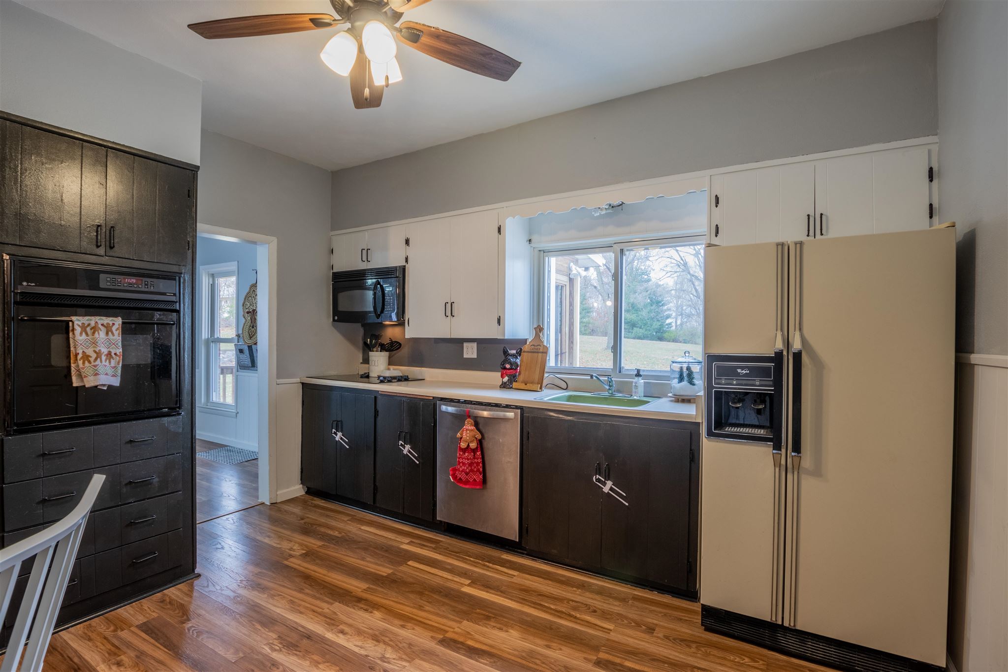 607 East High Street Manito, IL 61546 - Photo 5 of 34