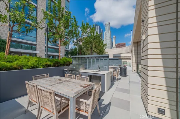 a view of lobby with a garden