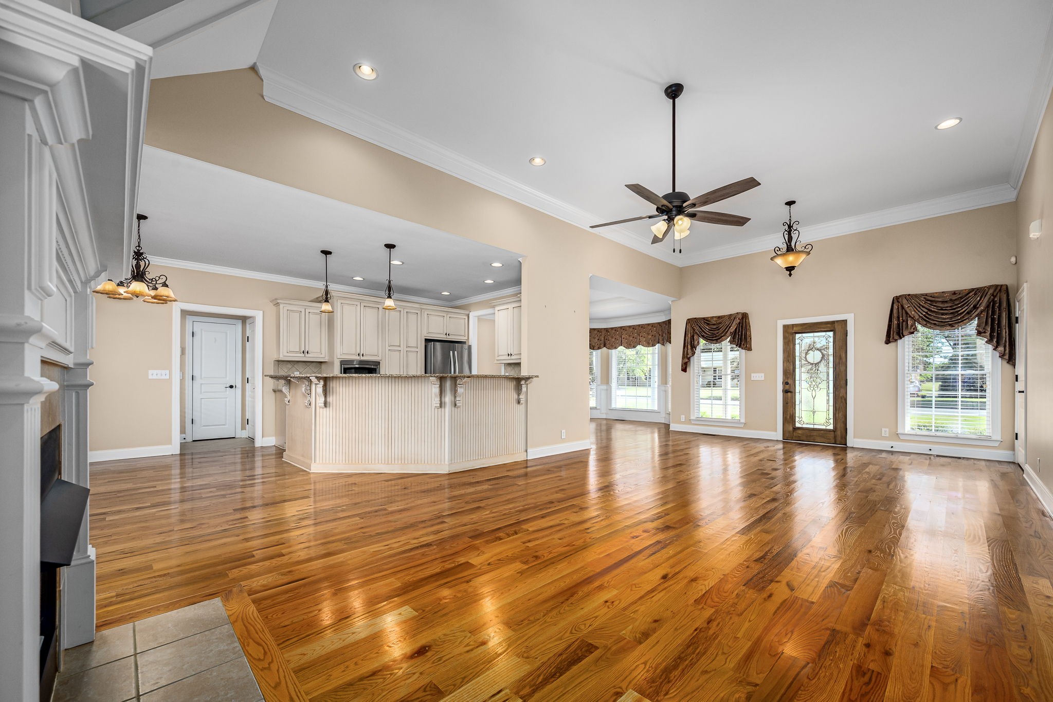 2101 Stratford Road Murfreesboro, TN 37129 - Photo 2 of 54 a view of a living room kitchen and a wooden floor