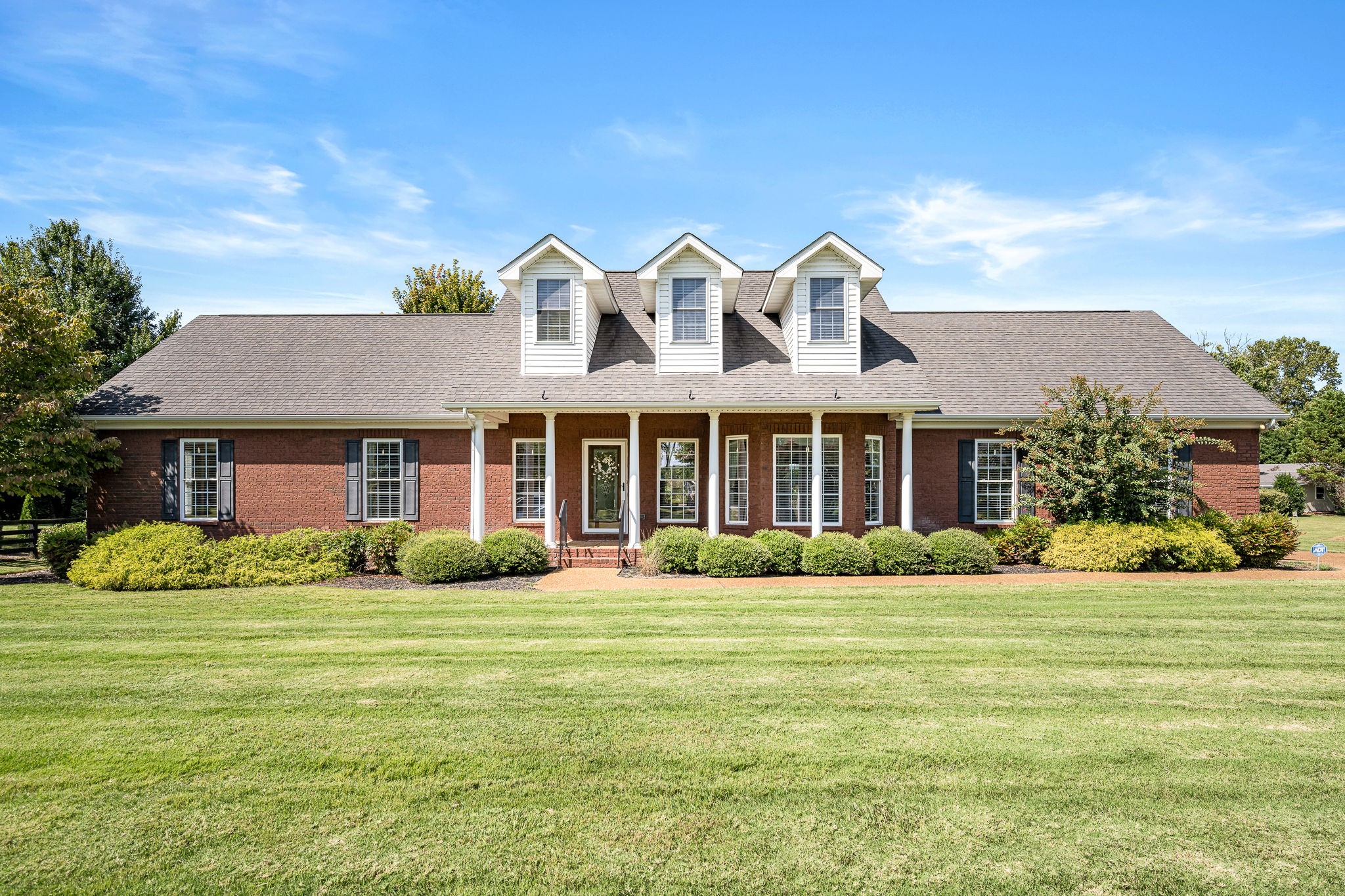 2101 Stratford Road Murfreesboro, TN 37129 - Photo 8 of 54 a front view of a house with a yard