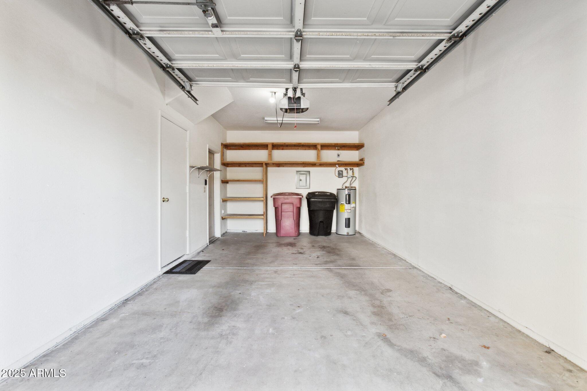 7710 East Gainey Ranch Road, Unit 229 Scottsdale, AZ 85258 - Photo 26 of 50 a view of a livingroom with a ceiling fan and window