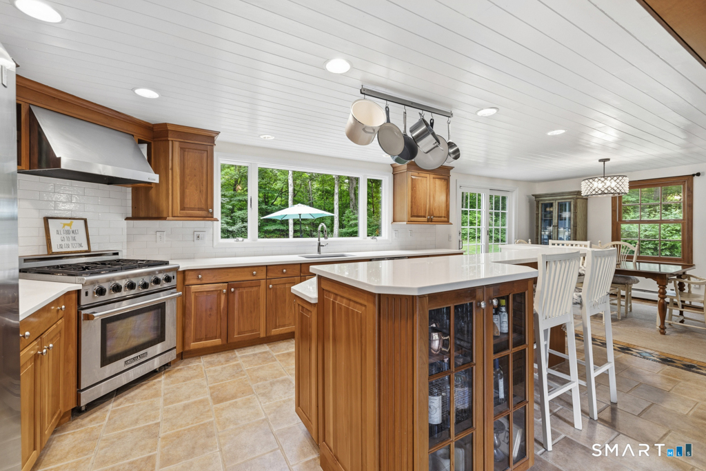 76 Pocahontas Road Redding, CT 06896 - Photo 5 of 32