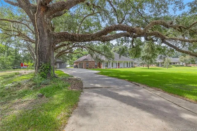 $545,000 | 710 1st Street, Lake Arthur, LA 70549